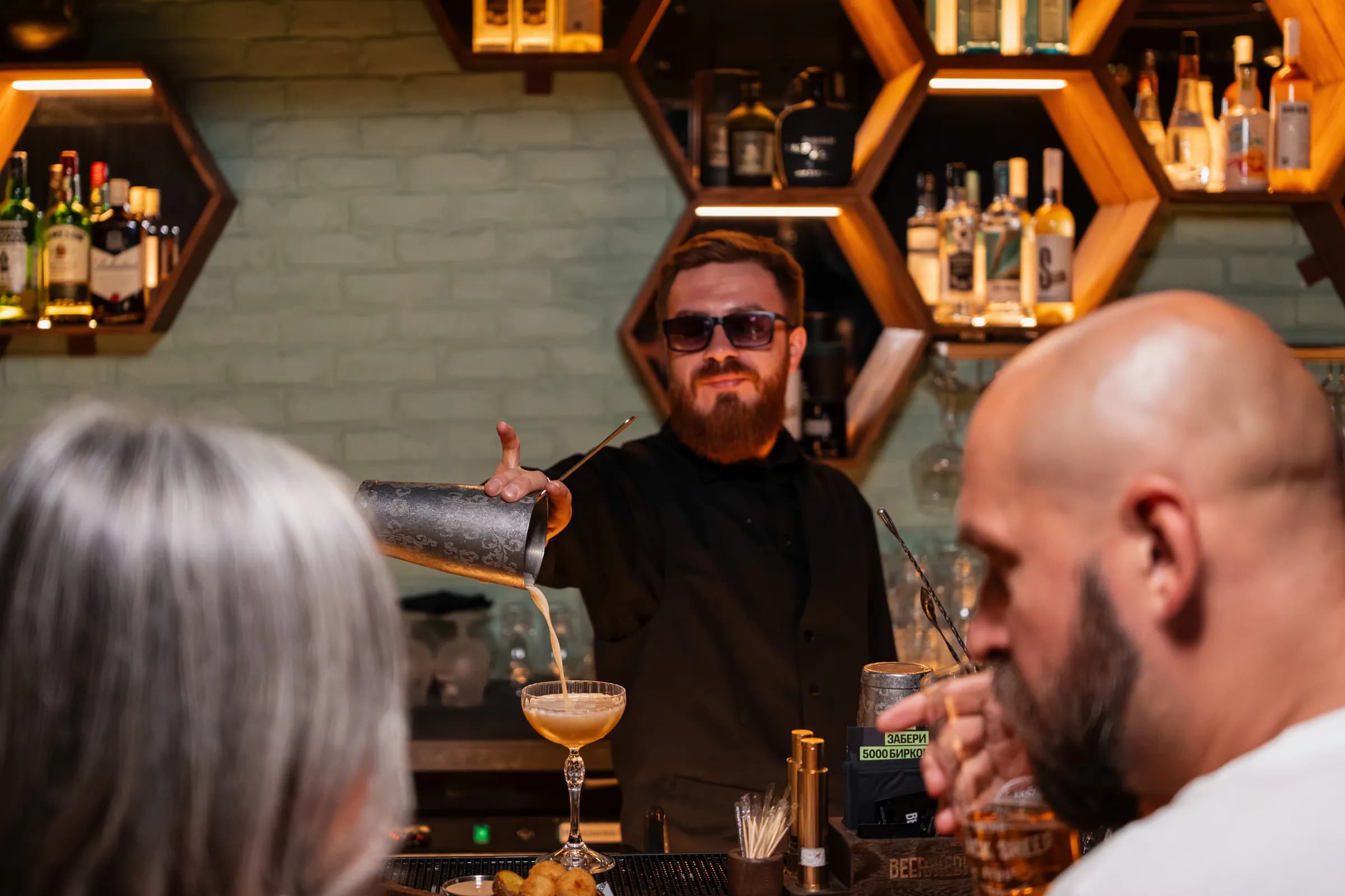 Атмосфера бара Beerжевик